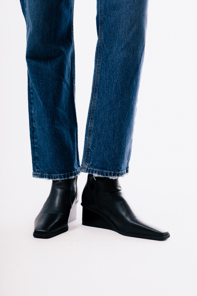 Cornil Black