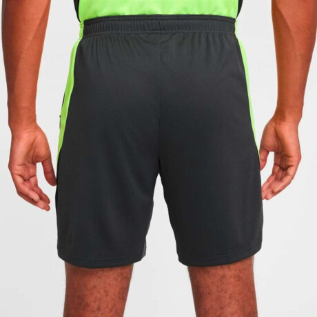 Short Nike Strike de Hombre Negro