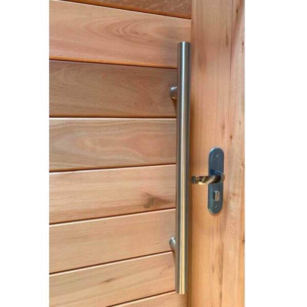 PUERTA EXTRIOR DE EUCALIPTO 2,05 X 0,85 CON BARRAL Y MANIJA - DERECHA PUERTA EXTRIOR DE EUCALIPTO 2,05 X 0,85 CON BARRAL Y MANIJA - DERECHA