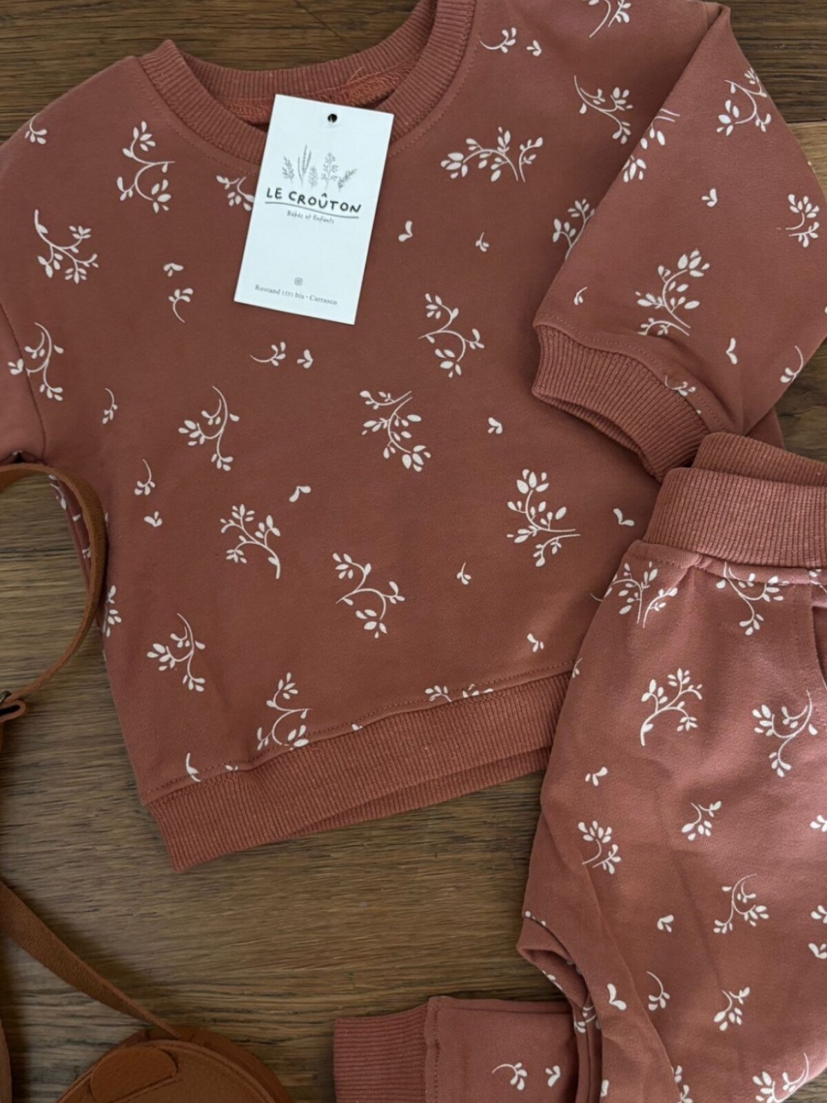 Conjunto Buzo y Pantalón Conjunto Buzo y Pantalón