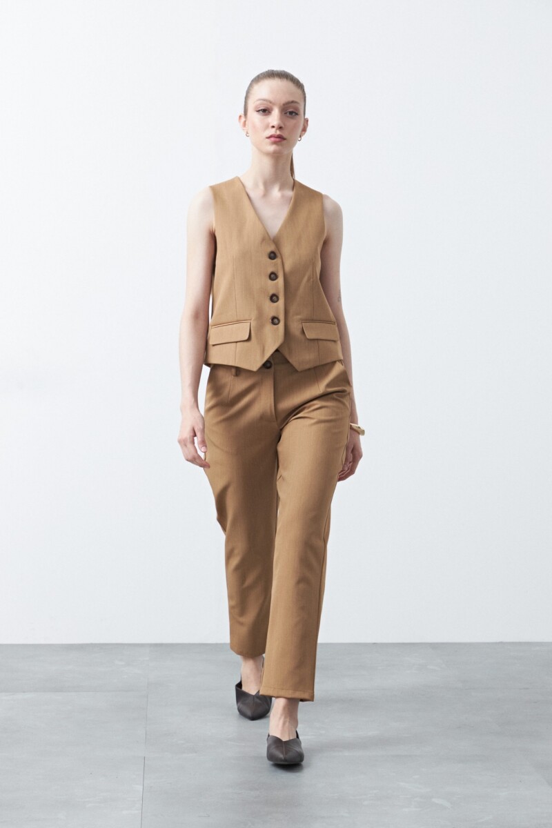 CHALECO EVERLY Camel