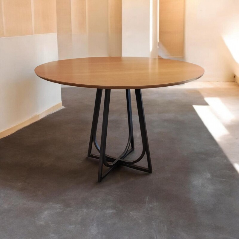 MESA COMEDOR REDONDA - TAPA MADERA CLARA - PIE EN METAL COLOR GRAFITO MESA COMEDOR REDONDA - TAPA MADERA CLARA - PIE EN METAL COLOR GRAFITO