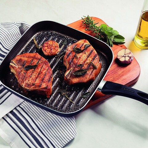 Bífera cuadrada modelo "PARIS", 28cm -TRAMONTINA TR5622