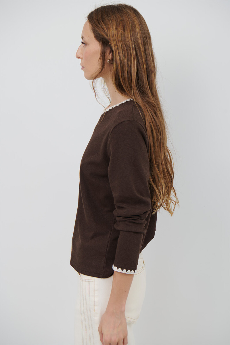 REMERA PIPPA MARRON