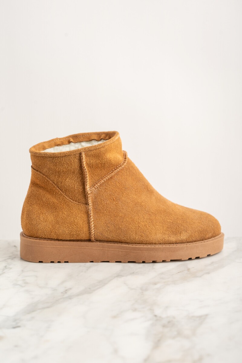 Bota Gamuza Con Corderito Camel