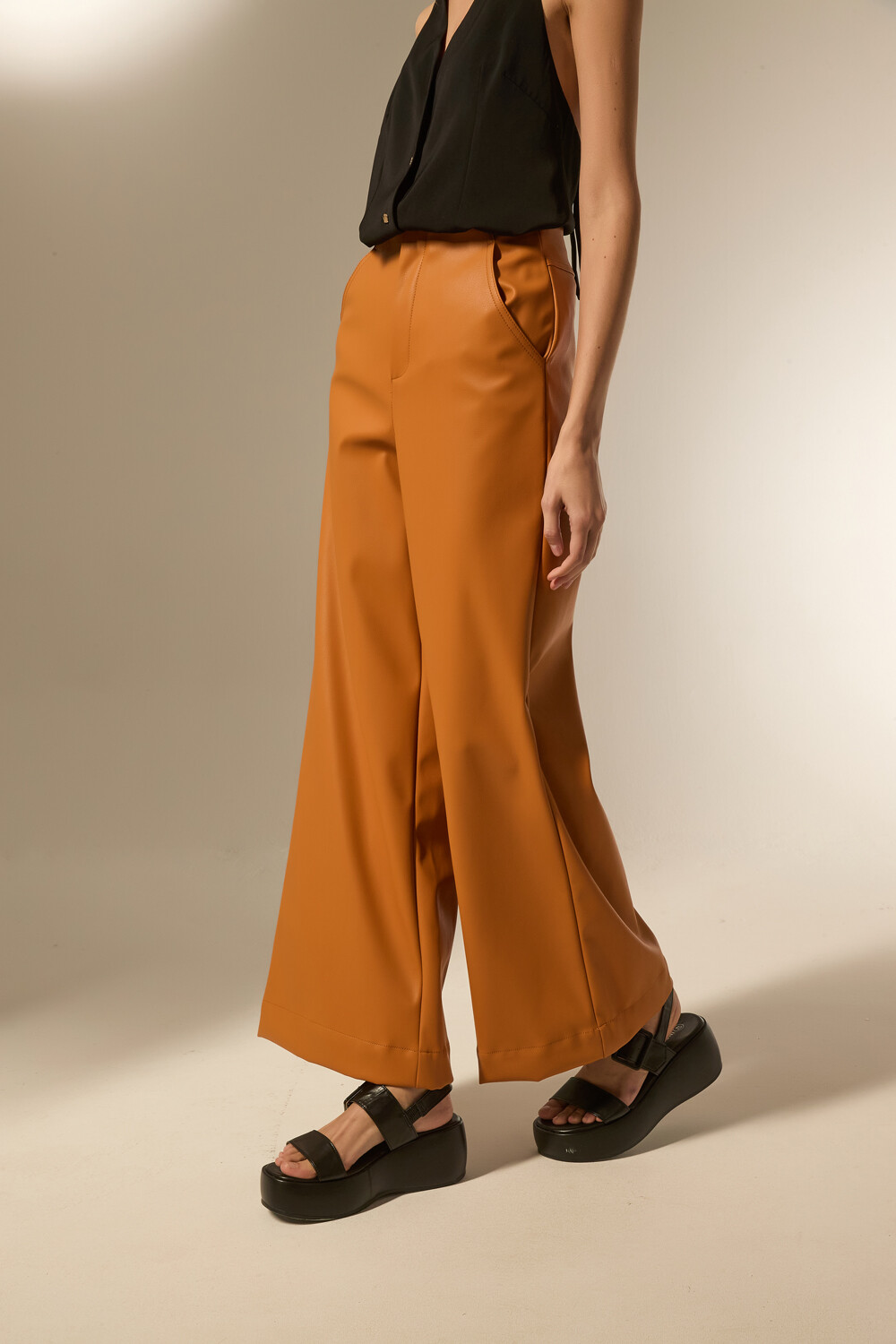 Pantalon Nauia Caramelo
