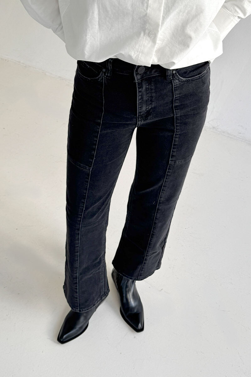 Linn Black