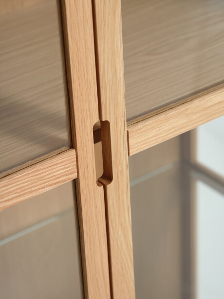 Vitrina VESTERBY alta 2 puertas roble nat Vitrina VESTERBY alta 2 puertas roble nat
