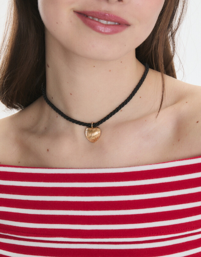 Collares Cortos Vintage Collar Con Dije De Corazón - Dorado