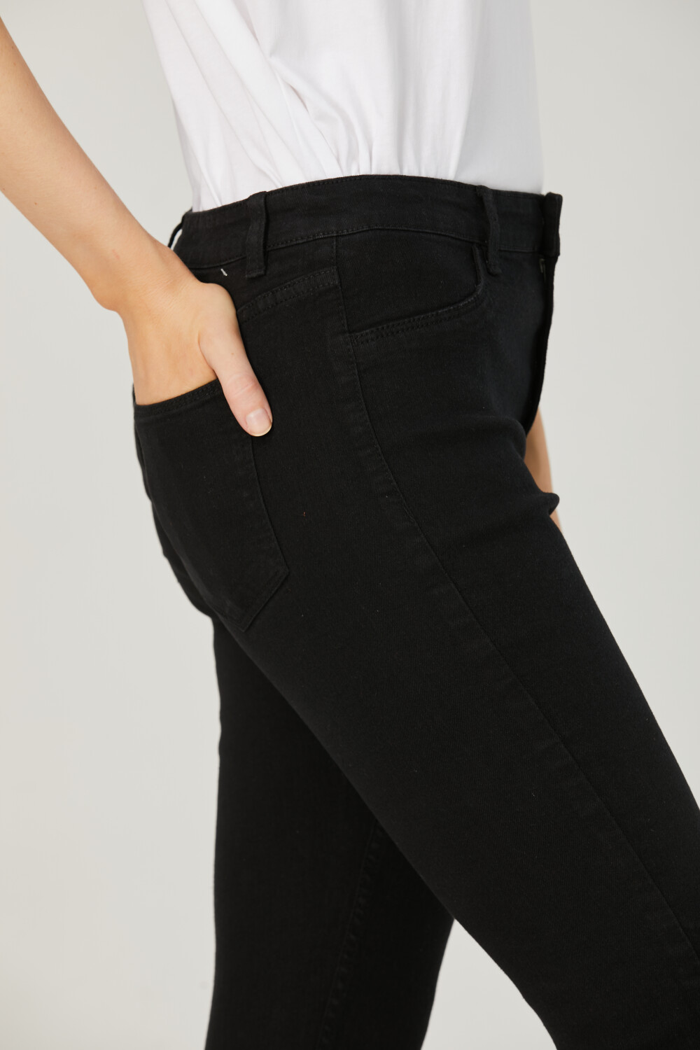 Pantalon Dorra Negro