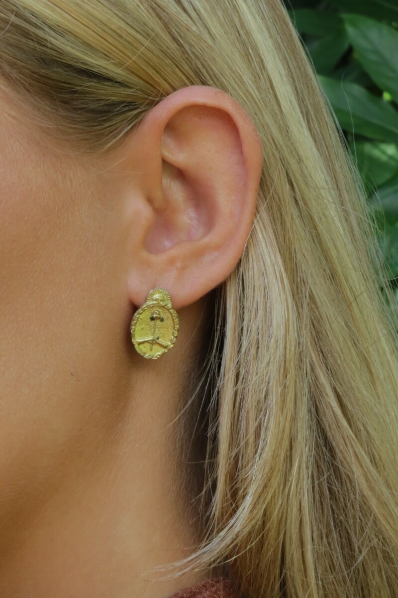 Escudo Earrings Argentina Dorado
