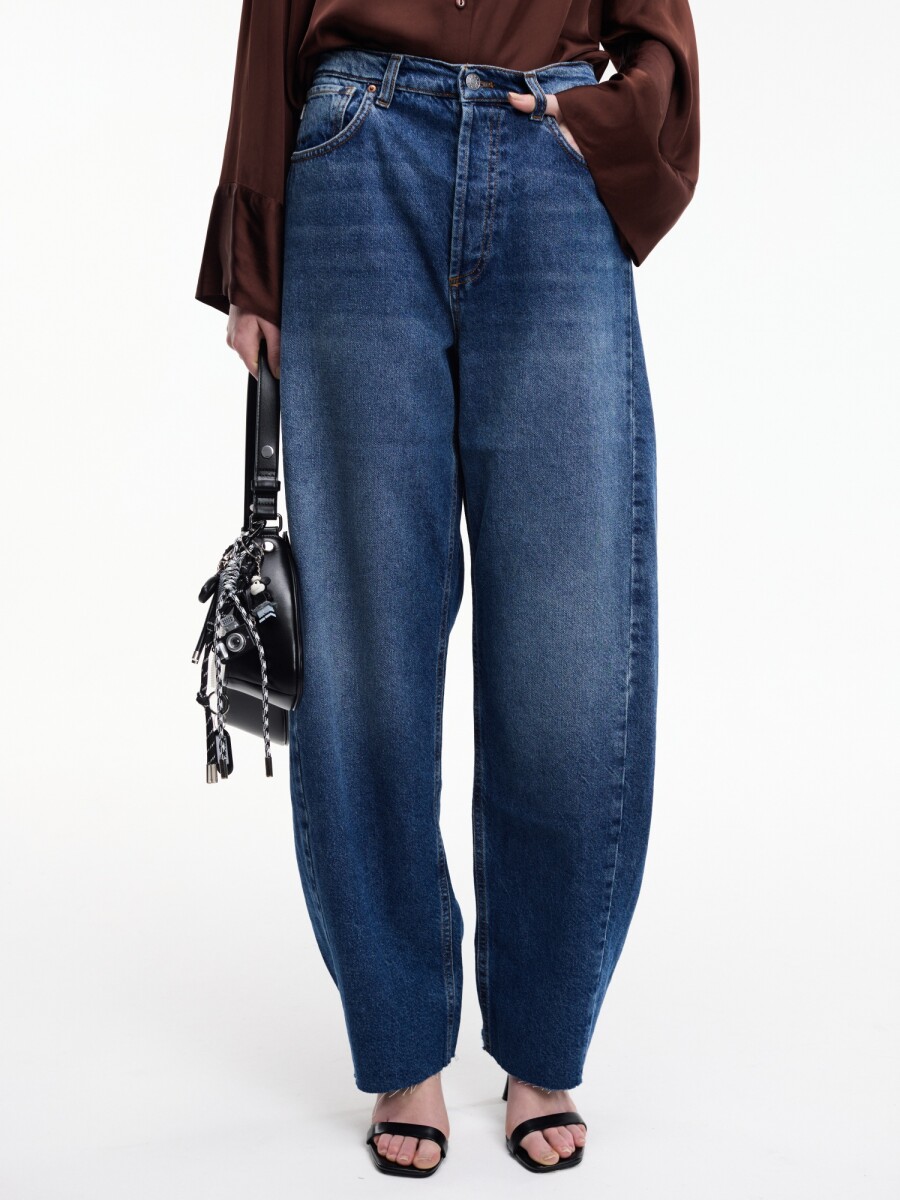 PANTALÓN DENIM 