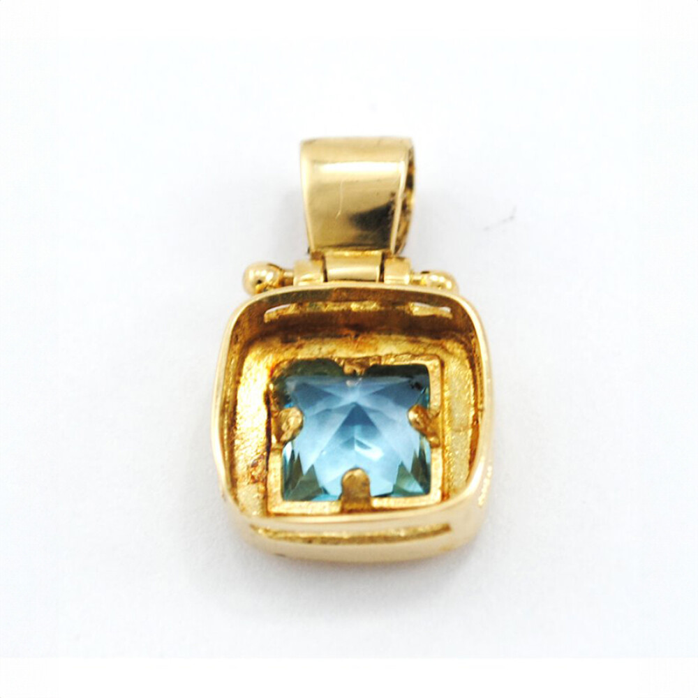 Colgante En Oro 18K Y Topacio Colgante En Oro 18K Y Topacio