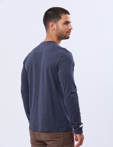 REMERA ESTAMPADA AZUL