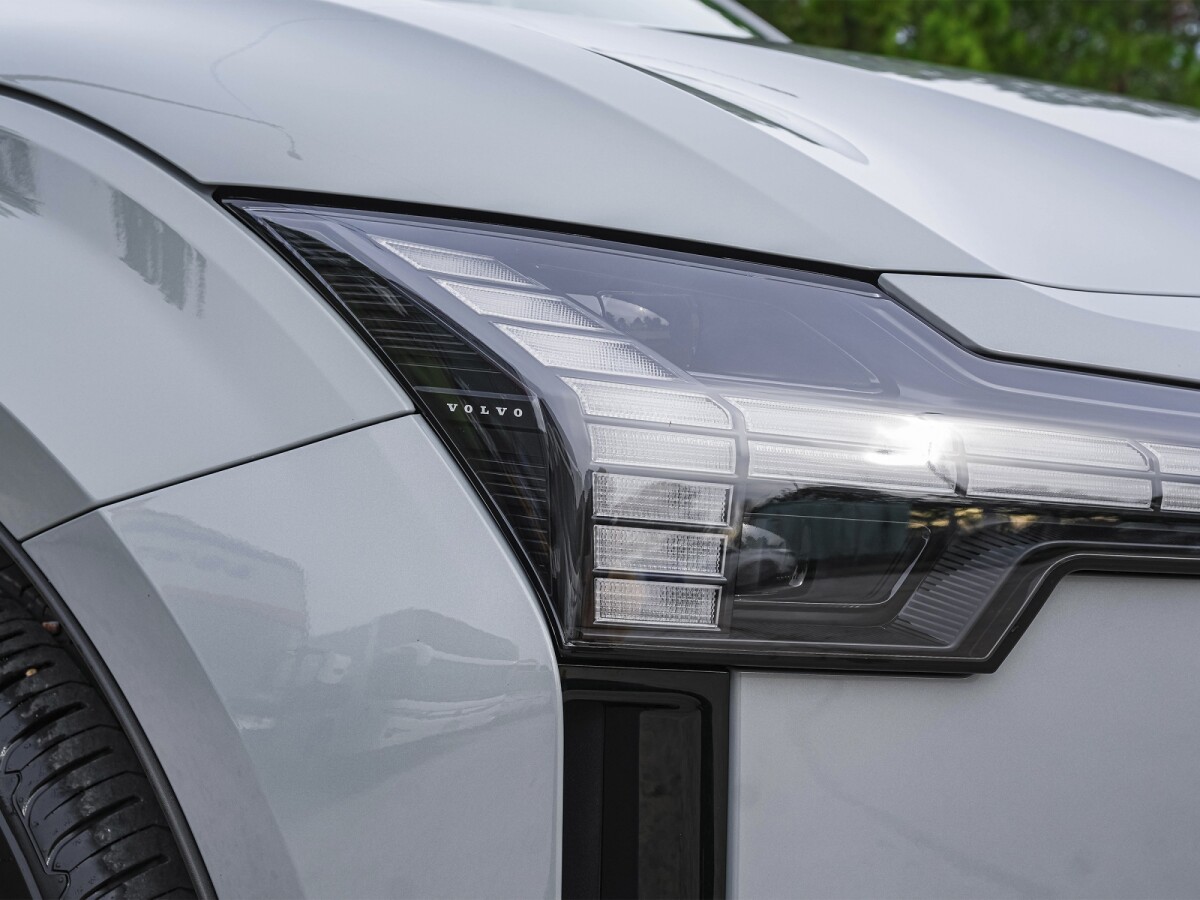 Volvo EX30 E40 100% Eléctrico 2026 0KM | Permuta / Financia Volvo EX30 E40 100% Eléctrico 2026 0KM | Permuta / Financia