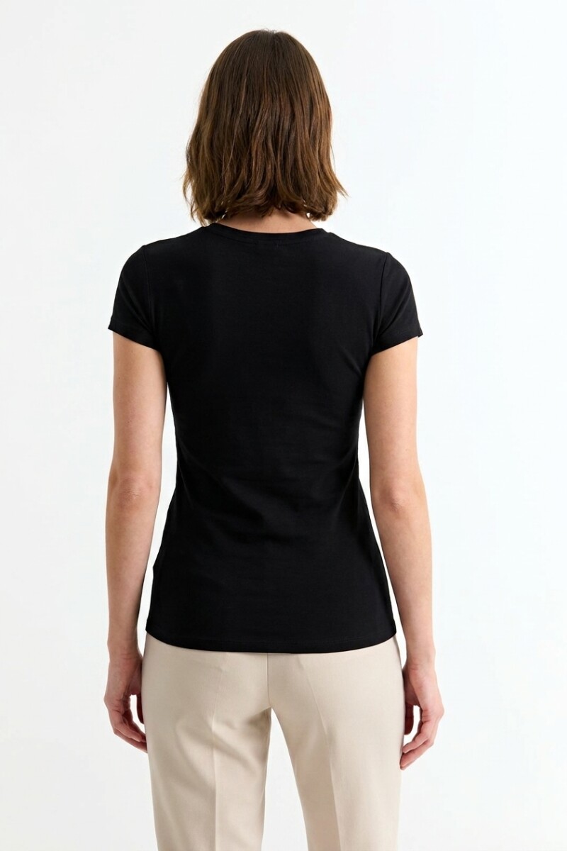 Remera cuello redondo ICONIC 150 NEGRO