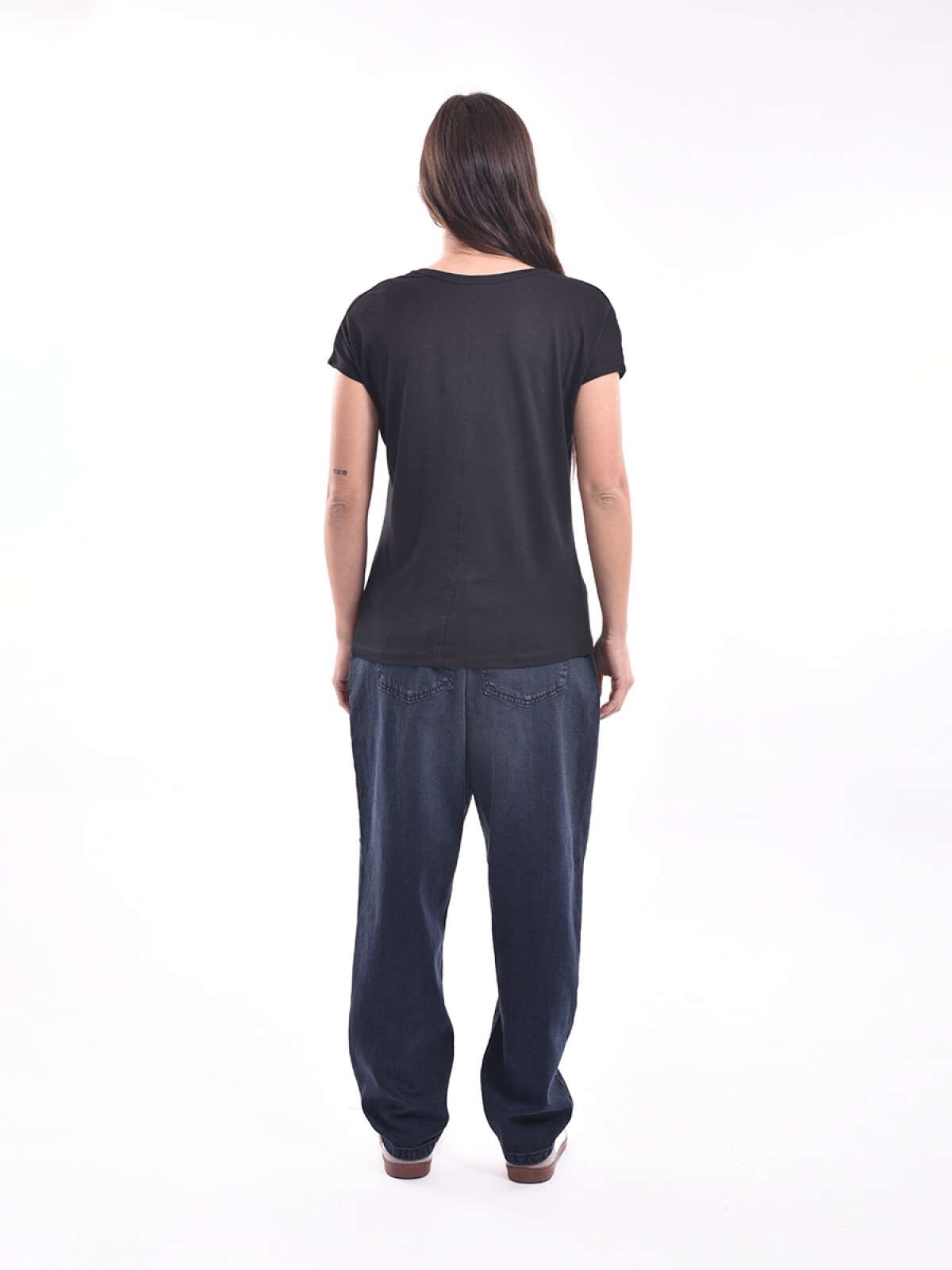 remera-nuria-negro-guapa-paprika