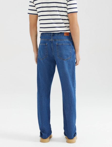 PANTALÓN DE JEAN BÁSICO SLIM CON ELASTANO AZUL