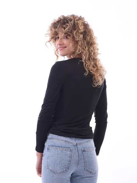 REMERA HIBISCO NEGRO