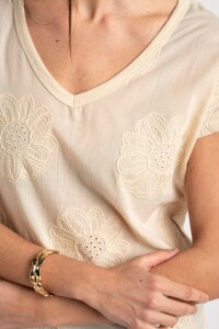 Remera Bordada Alodón Flame Beige