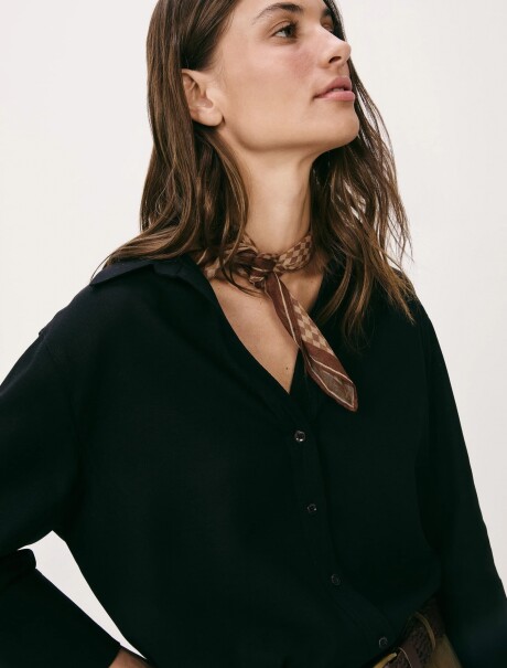 CAMISA MANGA LARGA NEGRO