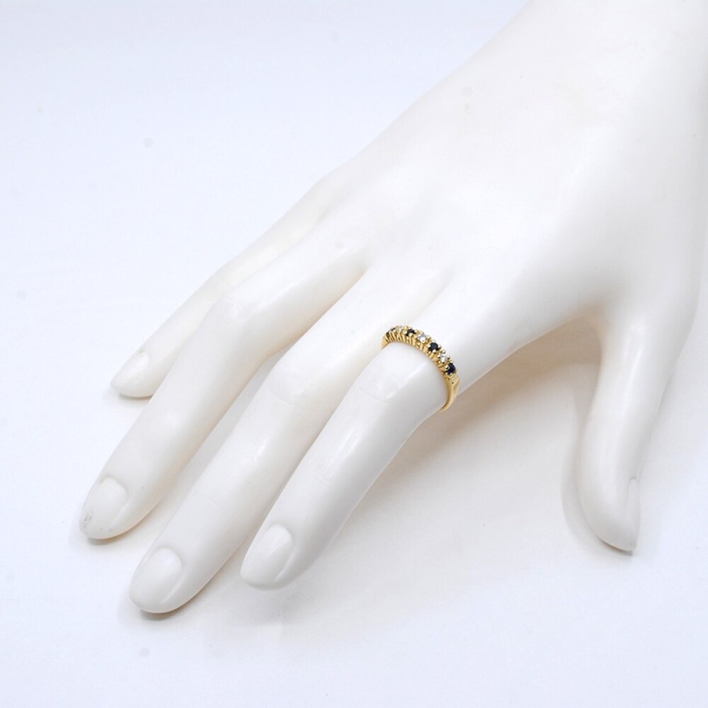 Anillo en oro 18k , brillantes y zafiros Anillo en oro 18k , brillantes y zafiros
