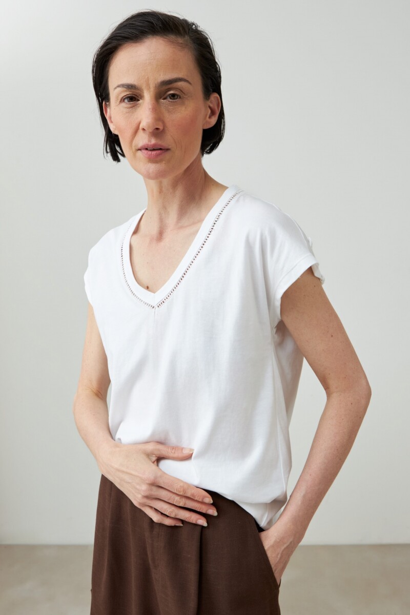 Remera con detalle trenza blanco