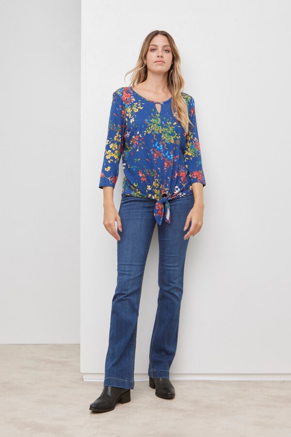 Remera Nudo Flores MULTI/AZUL