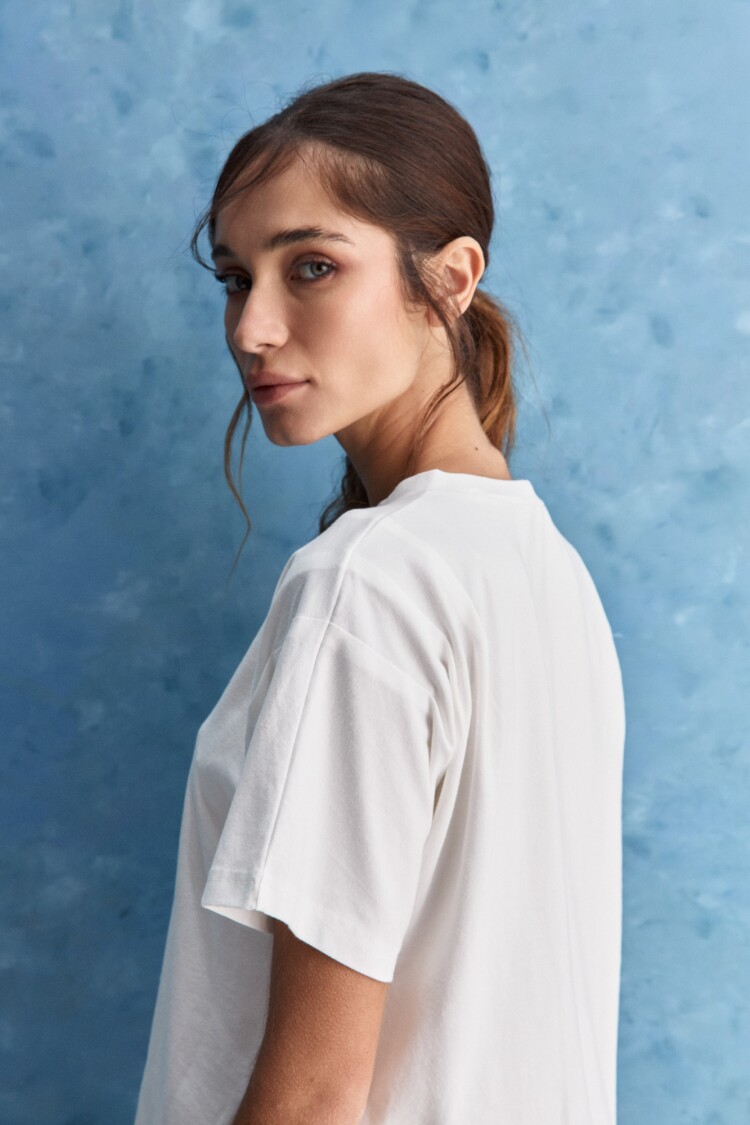 REMERA MOREA Crudo