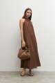 Maxi vestido halter con bolsillos chocolate