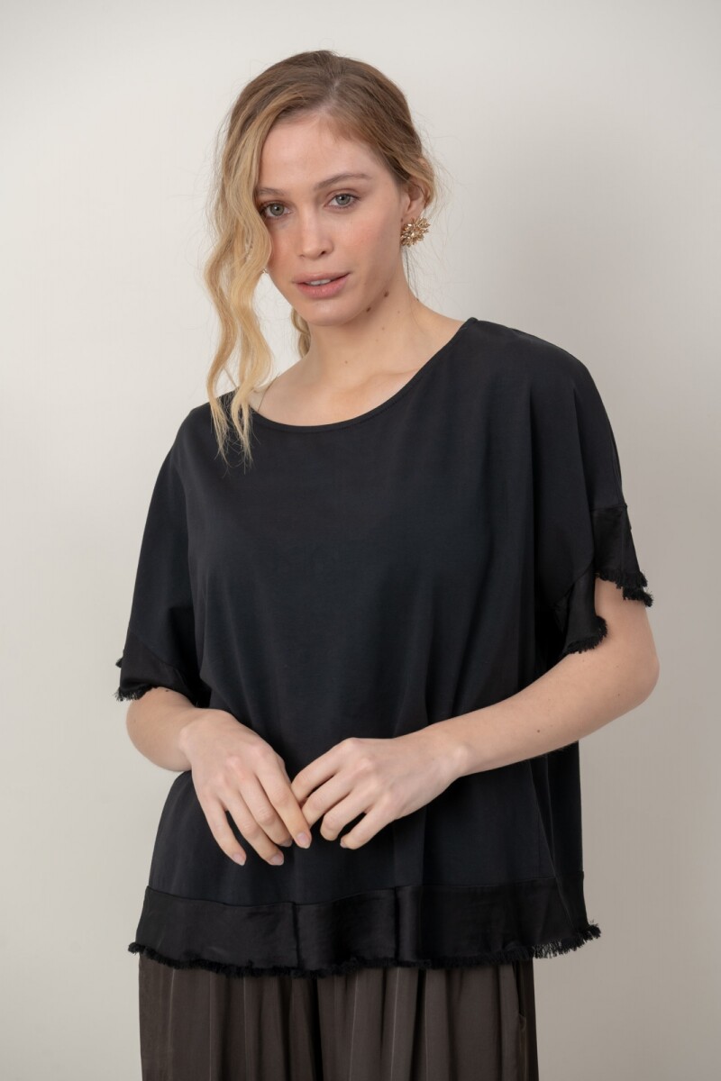 REMERA DIANNE - Negro 