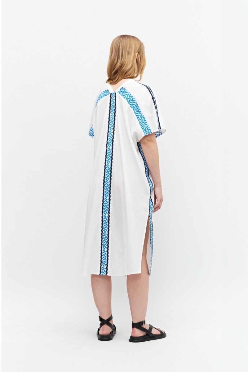 Túnica oversized con detalles bordados blanco