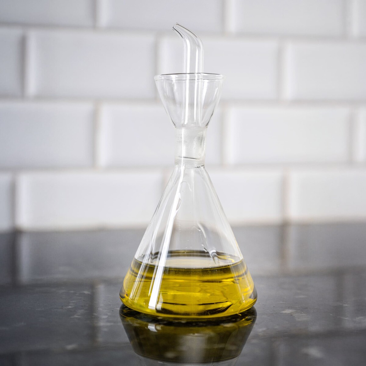 Aceitera de vidrio cónica 300ml 