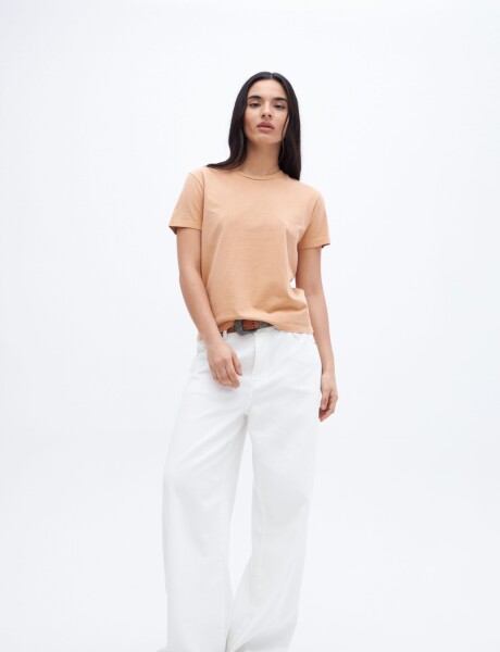Remera Anette Camel