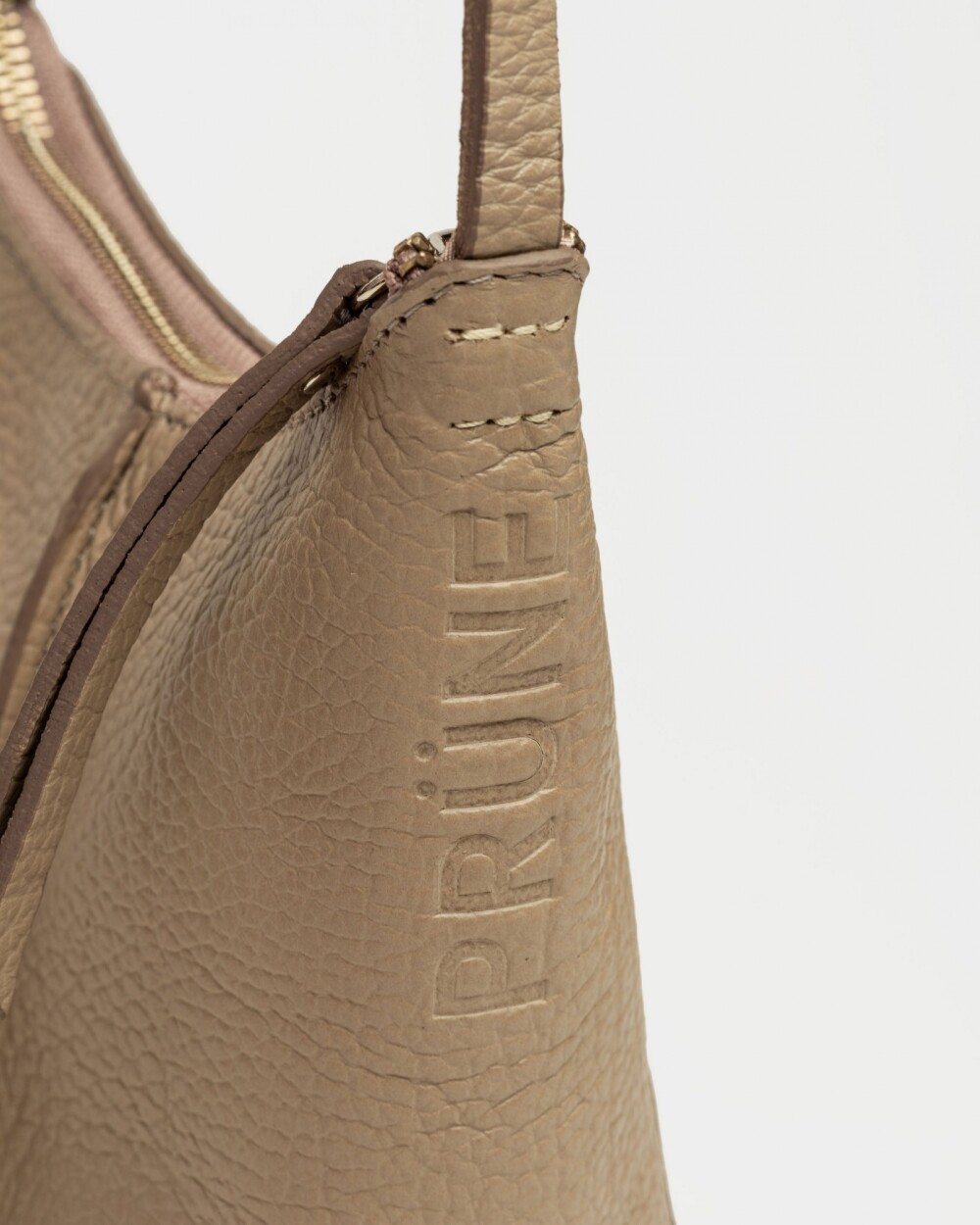Mini Bag Mini Tanner en cuero graneado Taupe