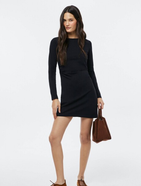 VESTIDO CORTO MANGA LARGA - NEGRO NEGRO