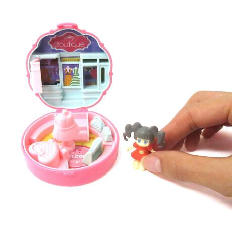 Casita con mini muñeca coleccionable Sc