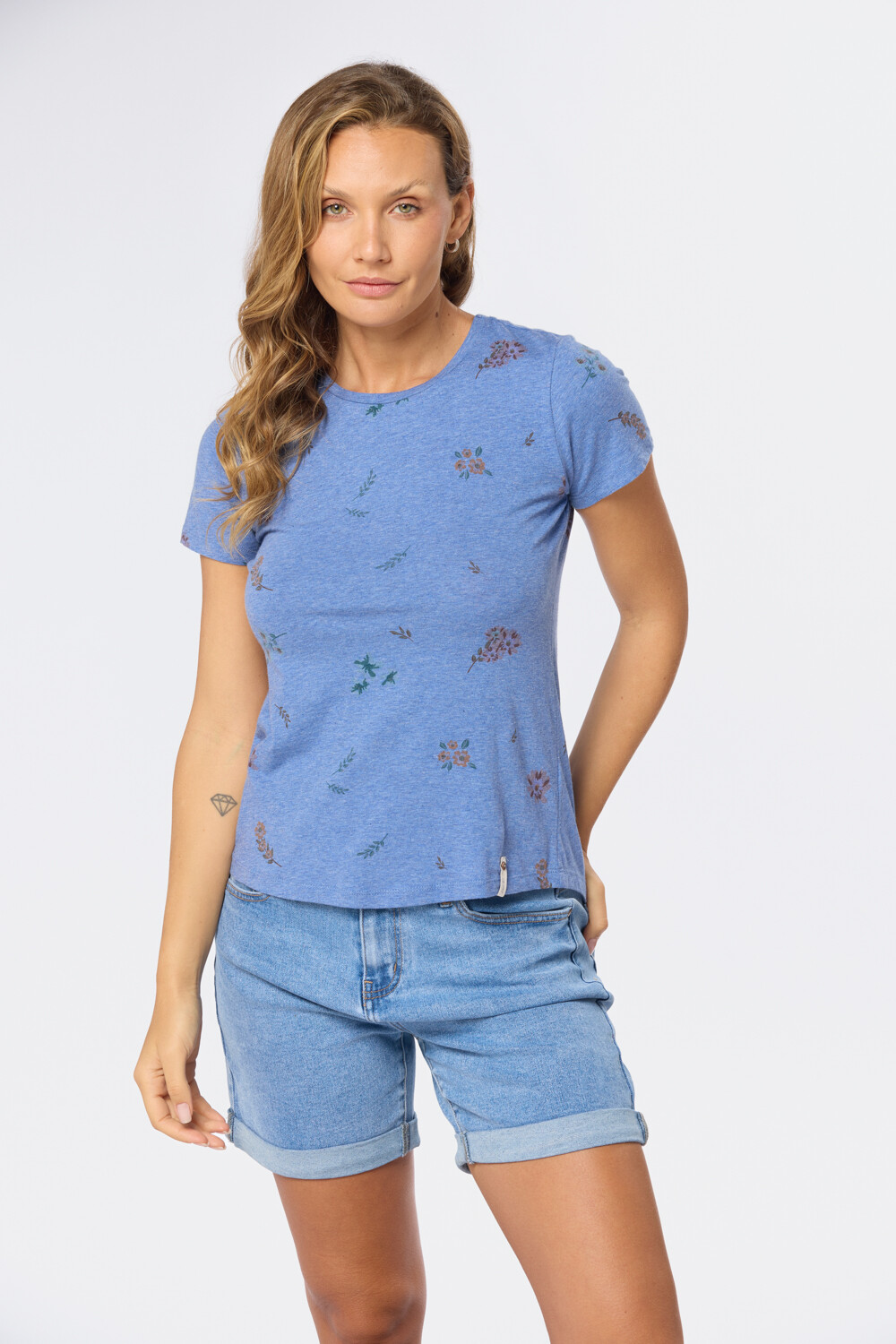 REMERA ESTAMPADA Piedra