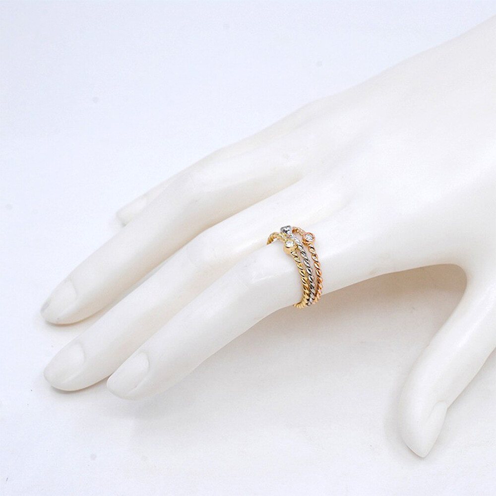 Anillo En Oro 18K De 3 Tonos Con Brillantes Anillo En Oro 18K De 3 Tonos Con Brillantes