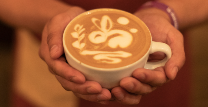 El Arte del Latte: Historia, Popularidad y Secretos de una Tendencia