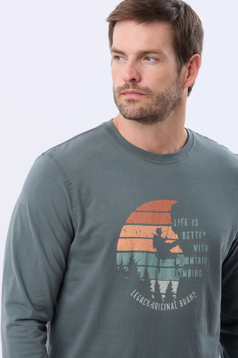 REMERA ESTAMPADA - PETROLEO 