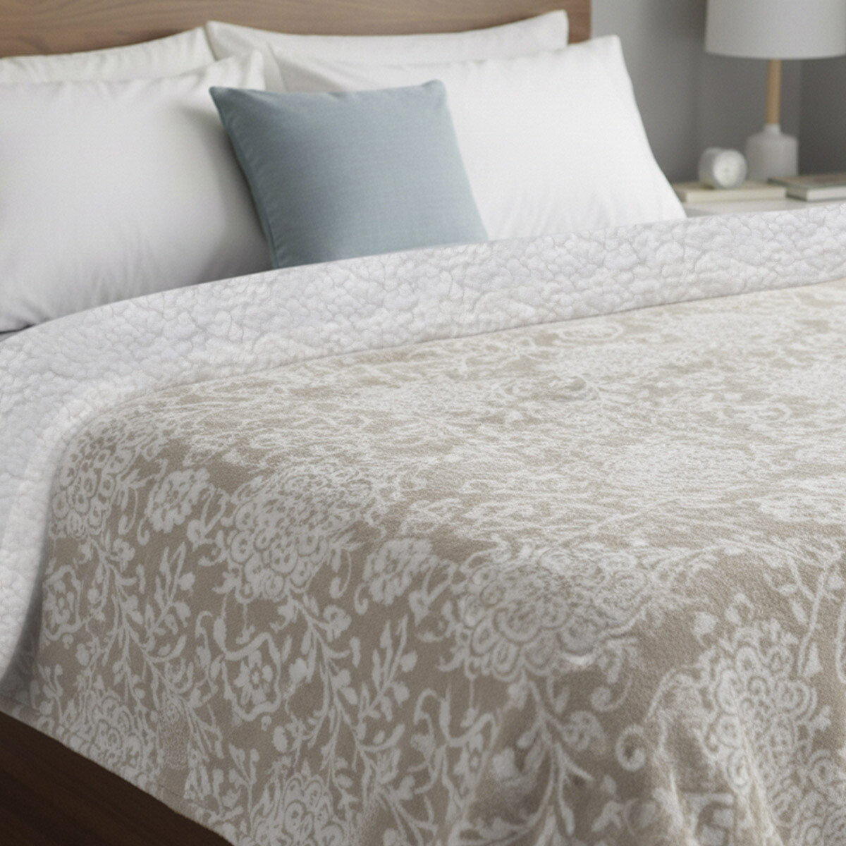 Frazada con Corderito King Size Home Class 240 x 260 cm - FLOR BEIGE 