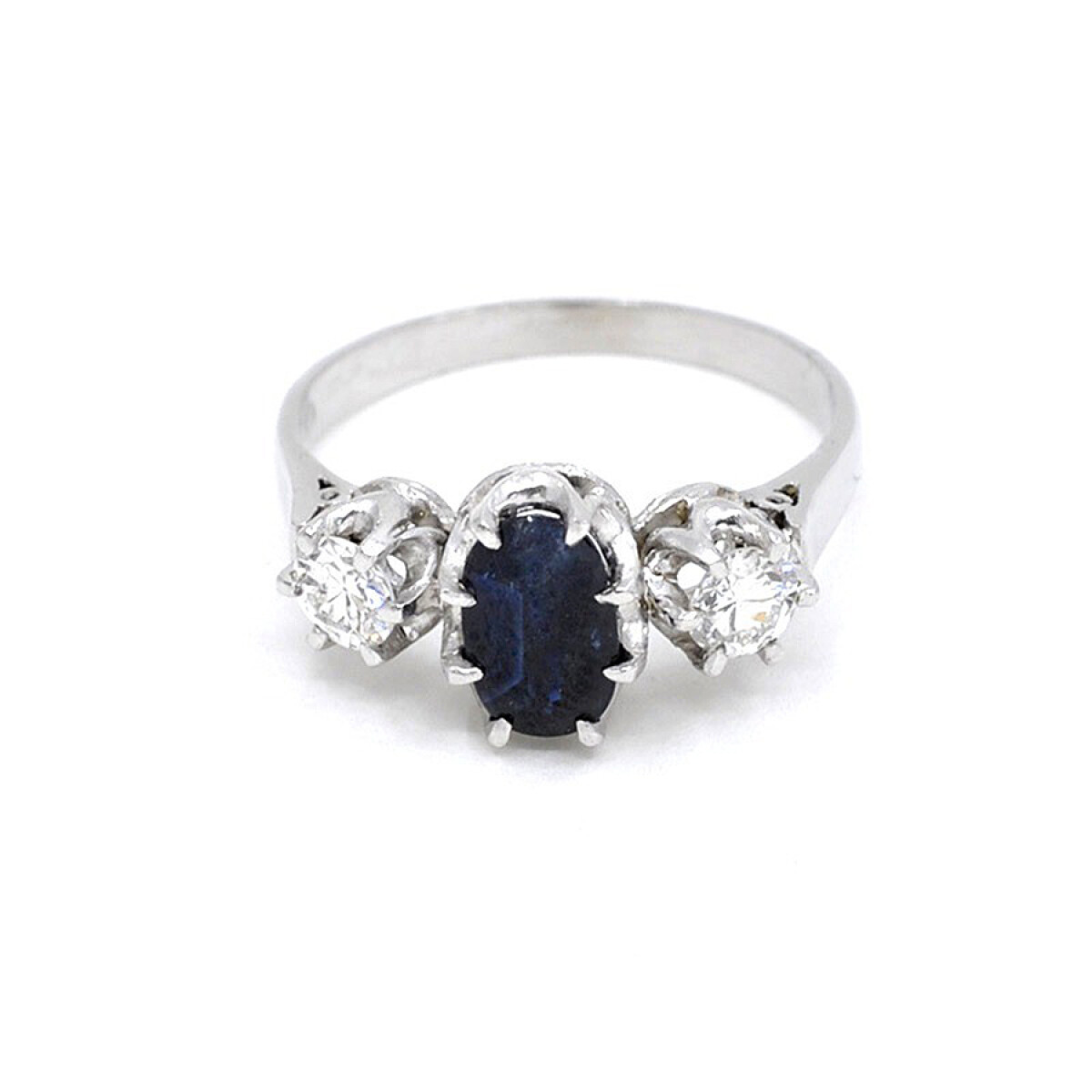 Anillo En Platino, Zafiro Oval Y Brillantes 