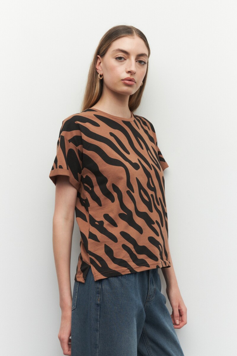 REMERA SEB Marrón Corteza