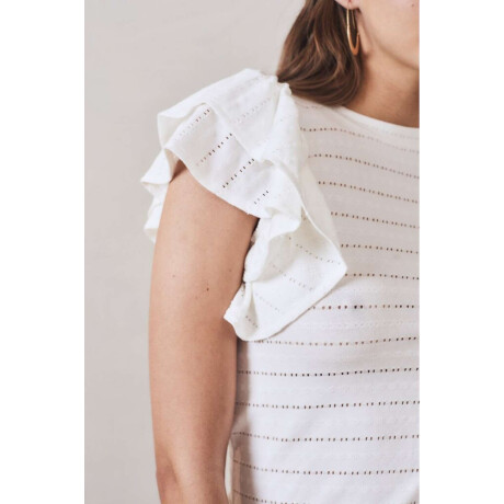 Remera Texturada Manga Volado Blanco