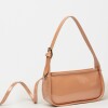 Cartera al hombro Leaf en efecto cuero charol Rosa