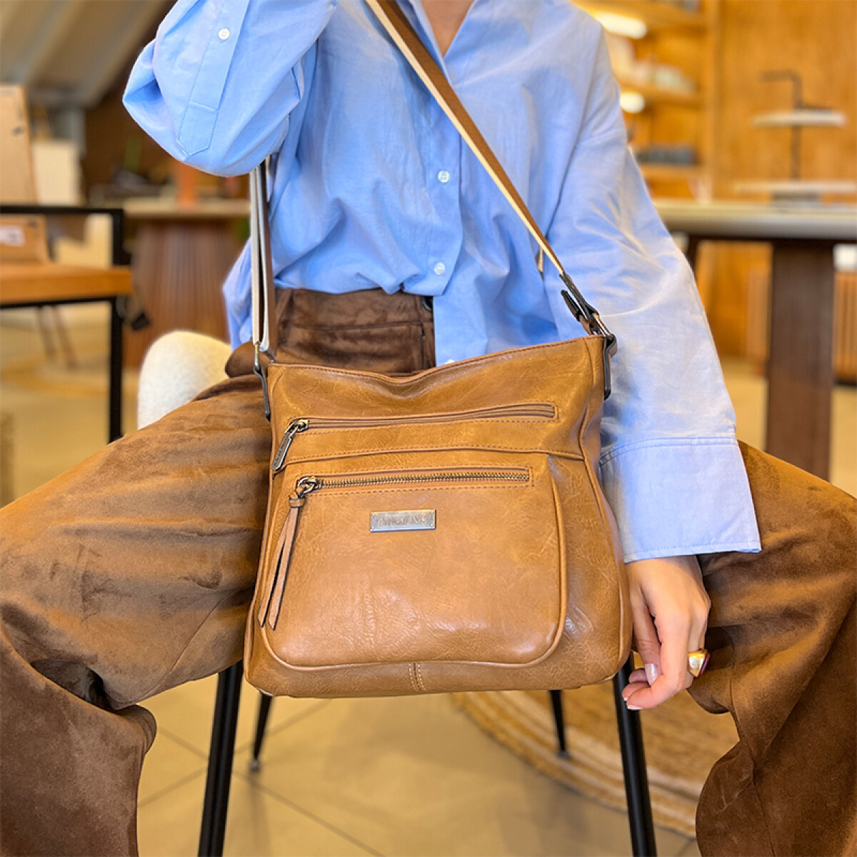 BANDOLERA MORRAL SANYA - ALMENDRA 