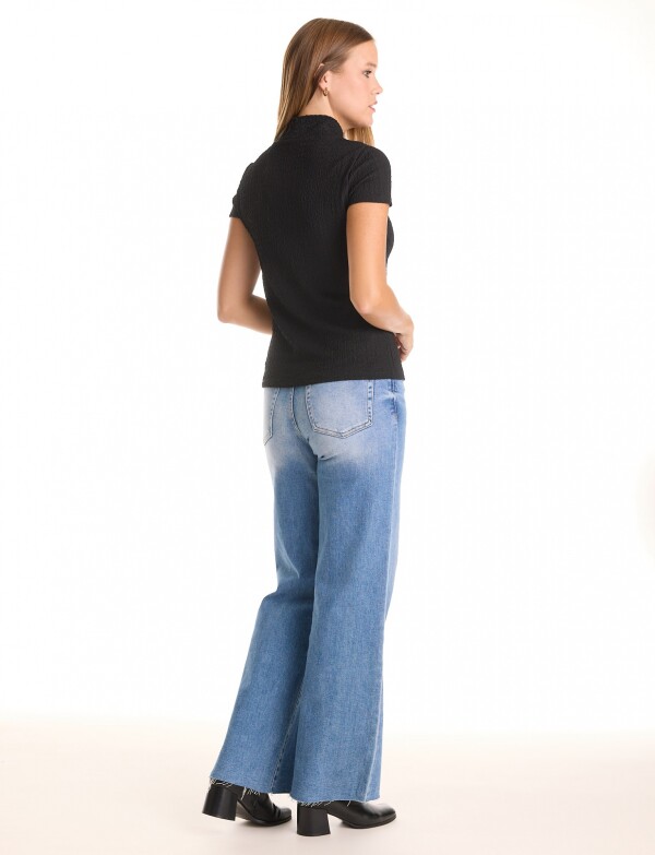 Remera Mock Neck NEGRO