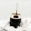 Mate forrado en cuero con boca de plata y virola cincelada Mate forrado en cuero con boca de plata y virola cincelada
