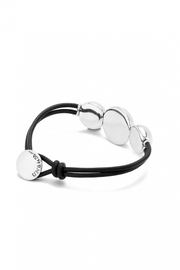 PULSERA DE CUERO CON TRES CUENTAS GRANDES DE ALEACIÓN DE METALES BAÑADAS EN PLATA DE LEY Pulsera